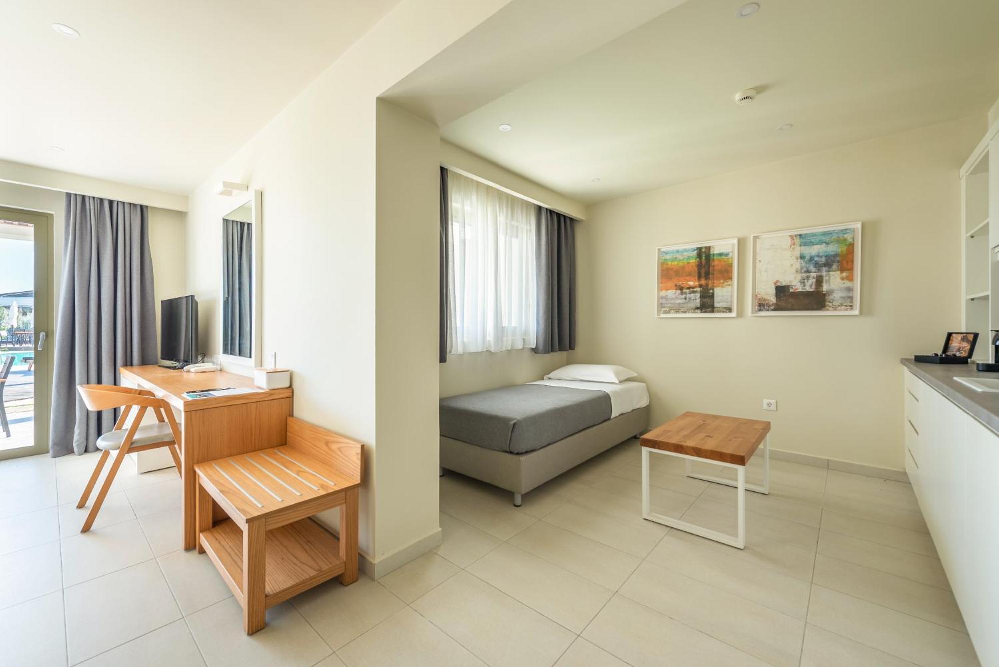 Thalassa Hotel 2*